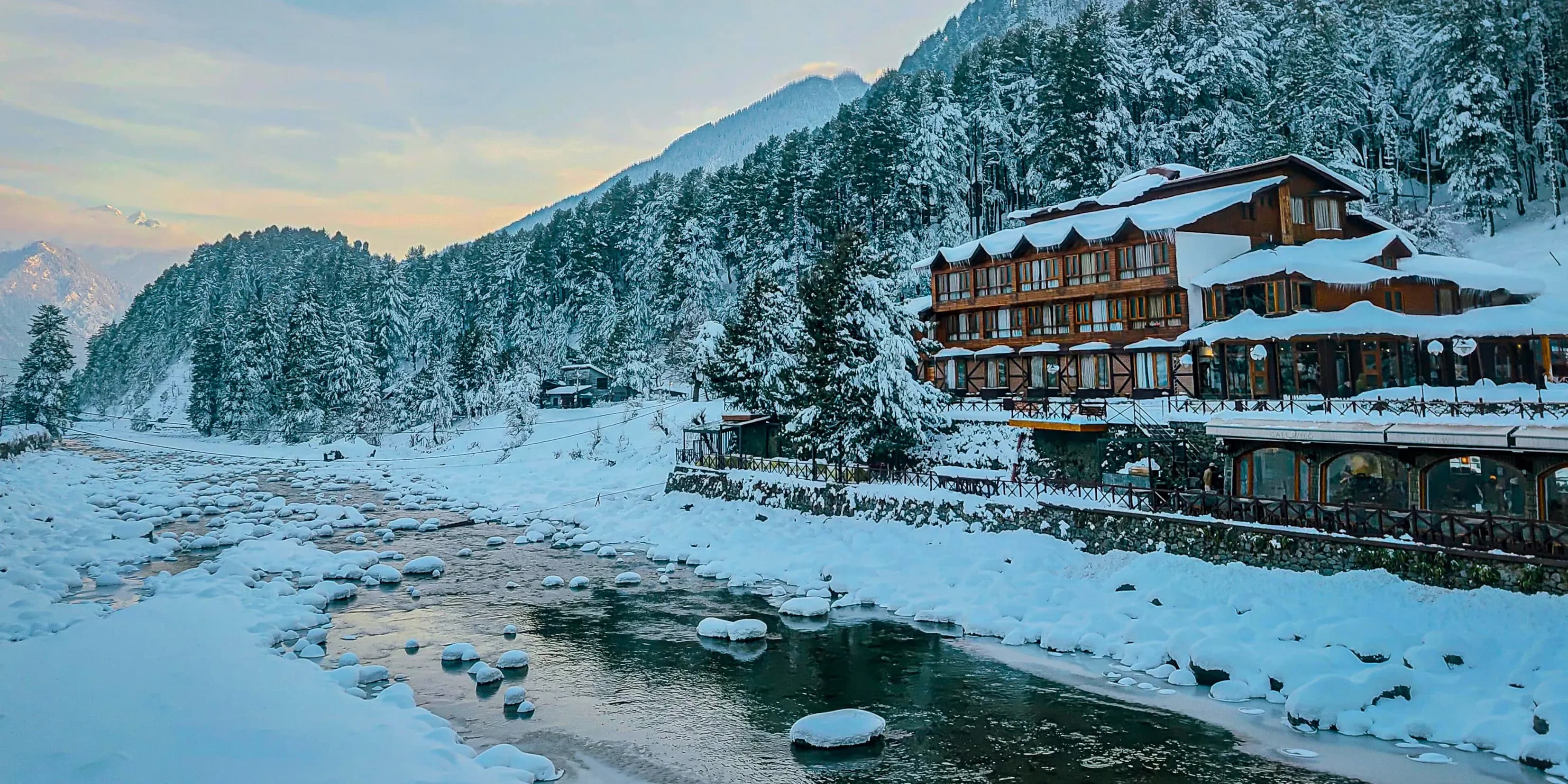 Steady 6 Days Kashmir Tour Package By Train | Swift