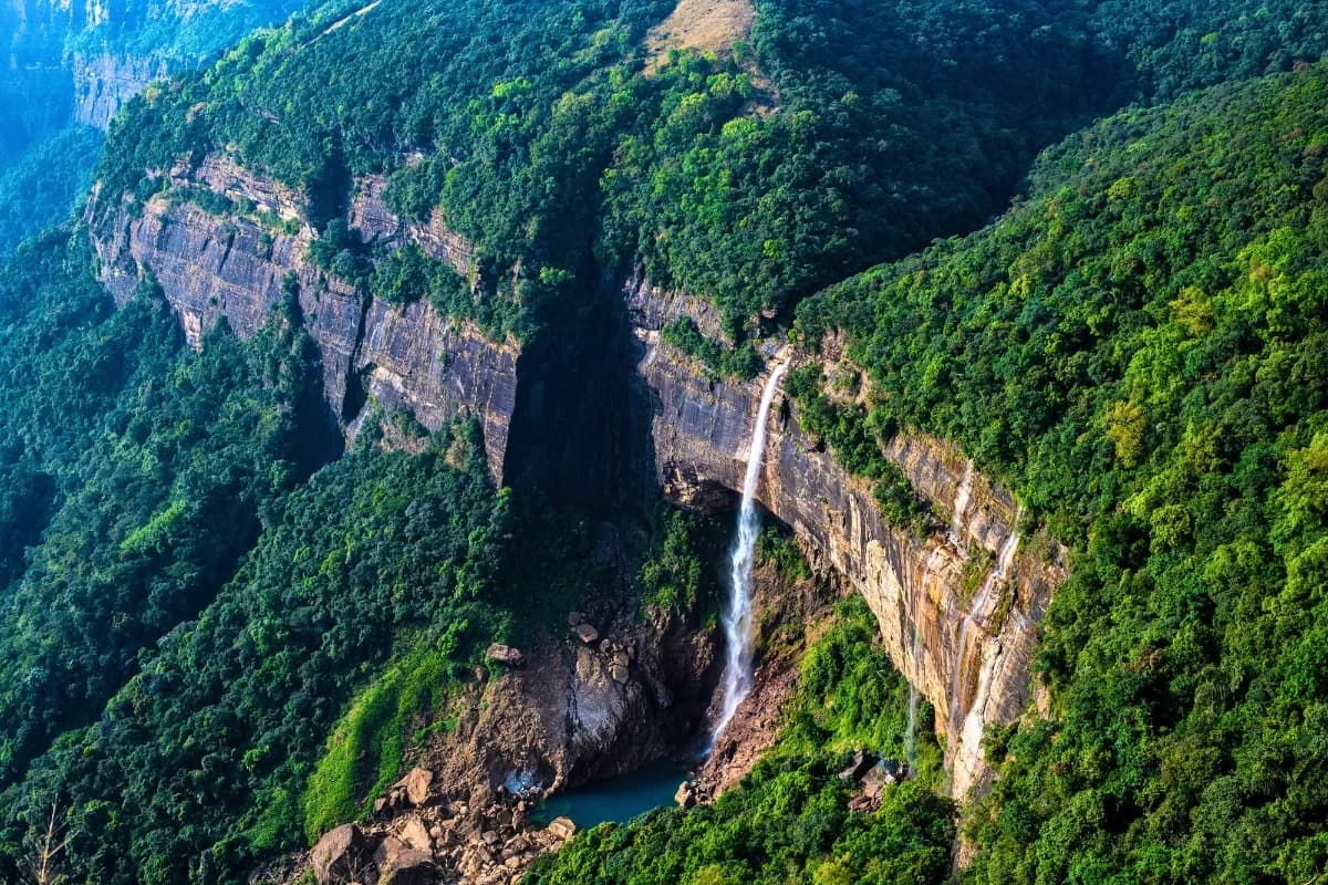 Amazing Meghalaya Holiday Packages | 5 Nights 6 Days Complete Northeast Adventure